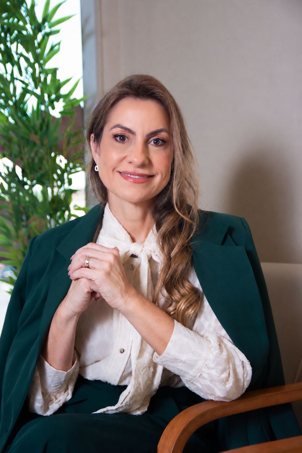 Dra. Estefânia Senra